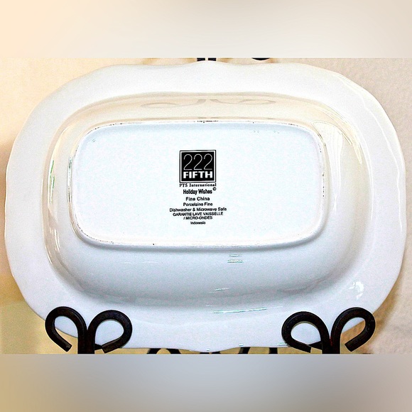 222 FIFTH HOLIDAY WISHES OVAL VEGETABLE BOWL RED CARDINEL PINE CONES NEW - Picture 4 of 4